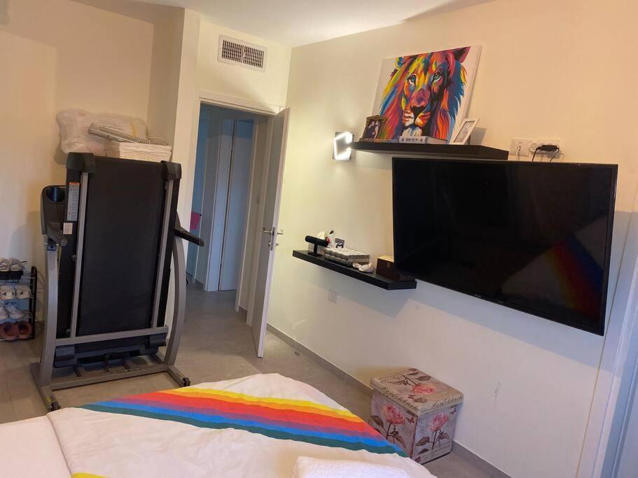 Sarin Room Yehud-Monosson Luaran gambar